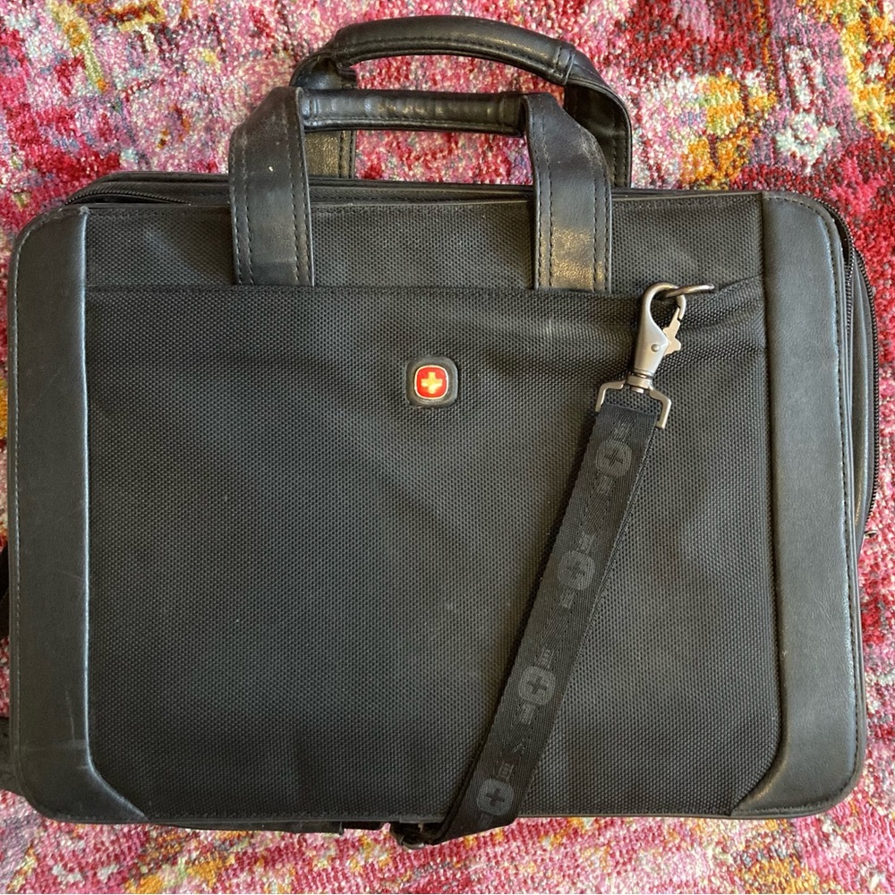 Wenger Swiss Army Laptop Computer Case Shoulder Carryon Briefcase Black